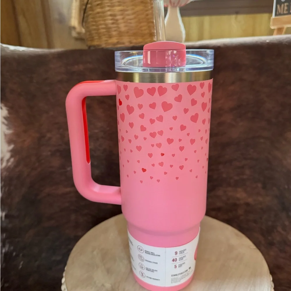 Stanley 2025 Valentines Day Pink 30oz Tumbler NEW Pink Red Hearts - Picture 2 of 5